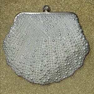 Shell Shaped Beaded Pearl Clutch